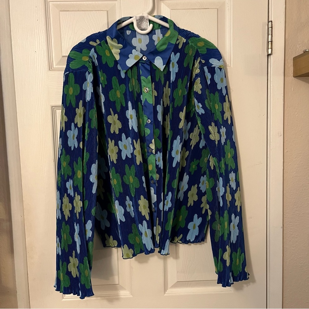 Sammy B Black History Month Floral Pleated Button Down 60s Inspired Blouse Top